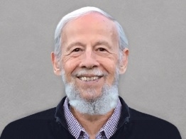 Portrait of ASU Regents Professor Peter Buseck.