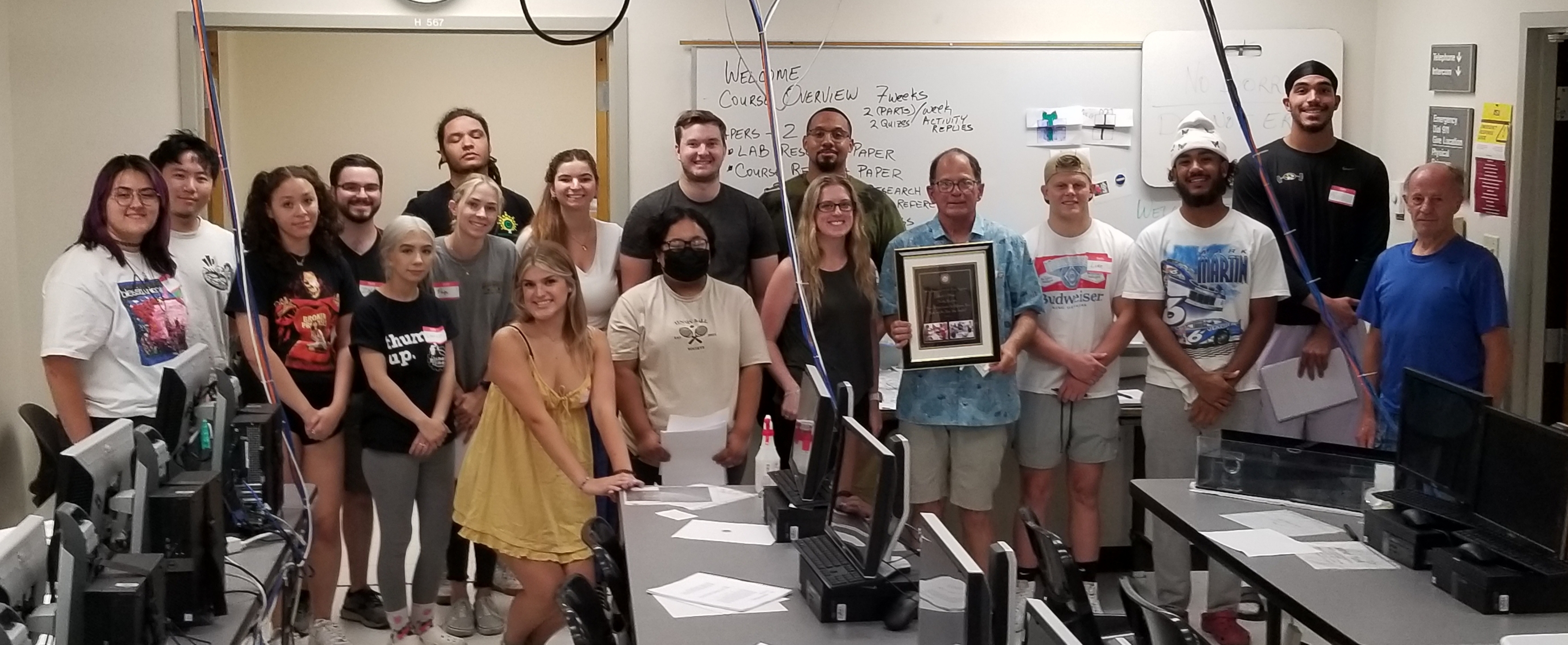 Professor Frank Mayer's last day at the Patterns and Nature lab in the spring of 2022.