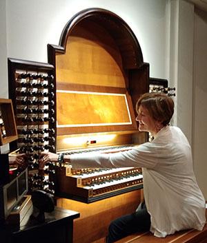 Kimberly Marshall playing Fritts organ