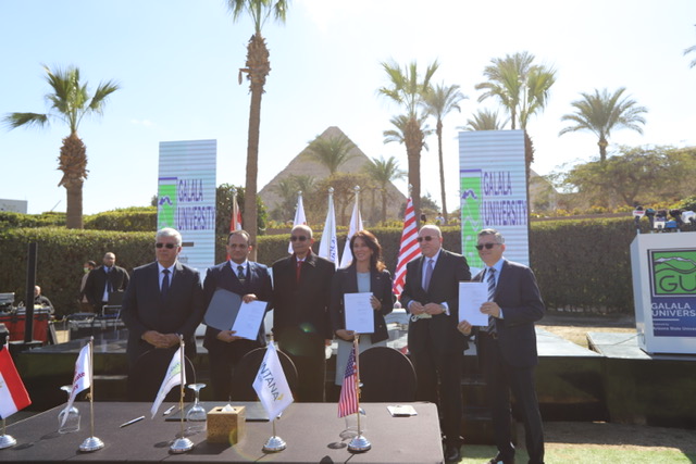 The signing ceremony in Cairo was attended by (from left to right) Dr. Amyan Ashour, Deputy Minister of Higher Education and Scientific Research; Dr. Mohamed El-Shinawi, Vice President for International Cooperation of Galala University; H.E. Sherif Ismail